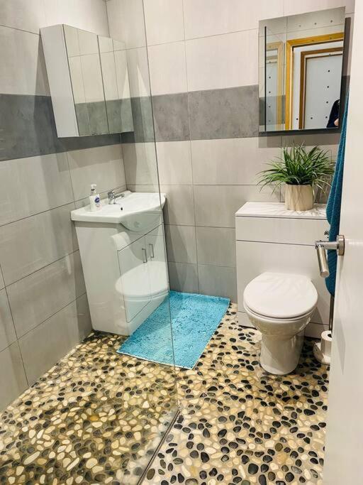 Вілла Love Lancing By The Sea With Optional Large Hot Tub Sleeps Up To 8 & Free Parking Екстер'єр фото